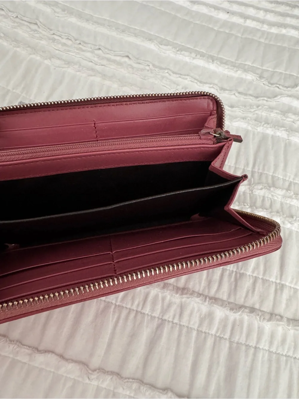 Gucci Glossy GG Patent Zip Wallet - Dusty Rose
